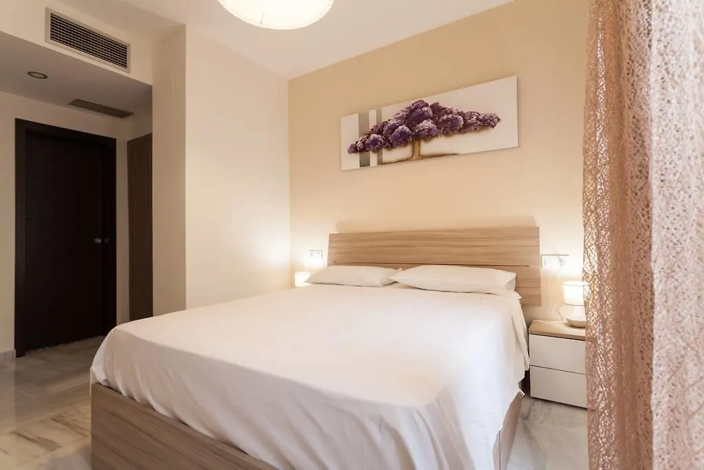 Triana Bridge Apartment Sewilla 0*,