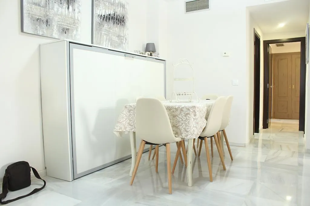 Triana Bridge Apartment 세비야 0*,  스페인